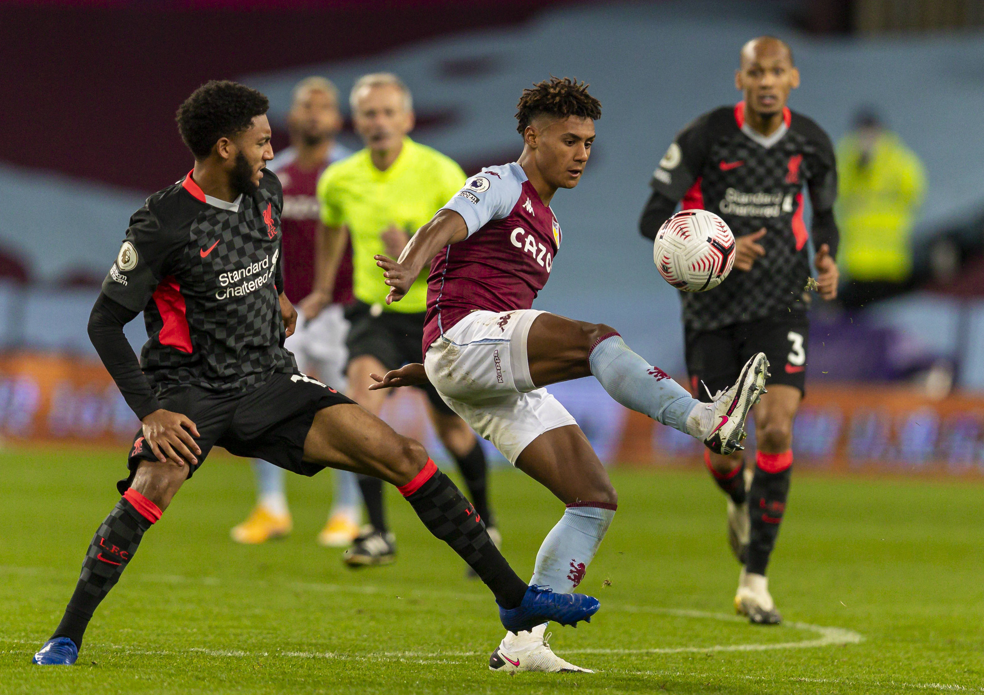 滕哈赫依然 滕哈赫依然